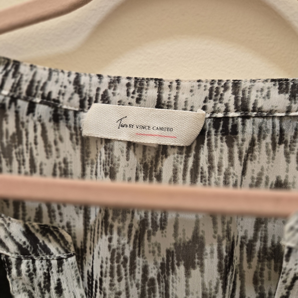 Two By Vince Camuto Black and Cream Blouse - Picture 5 of 6